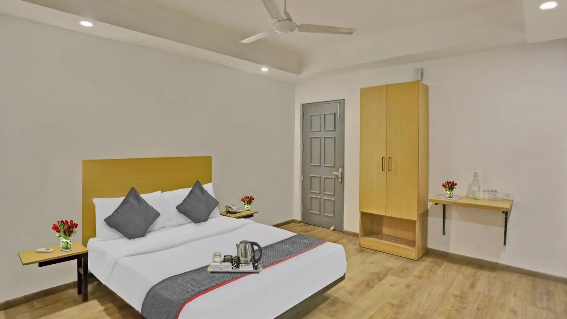 Townhouse Jp Grand Near Mayapuri Chowk New Delhi India
