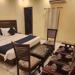 Grand Cozy Cave Hotel New Delhi
